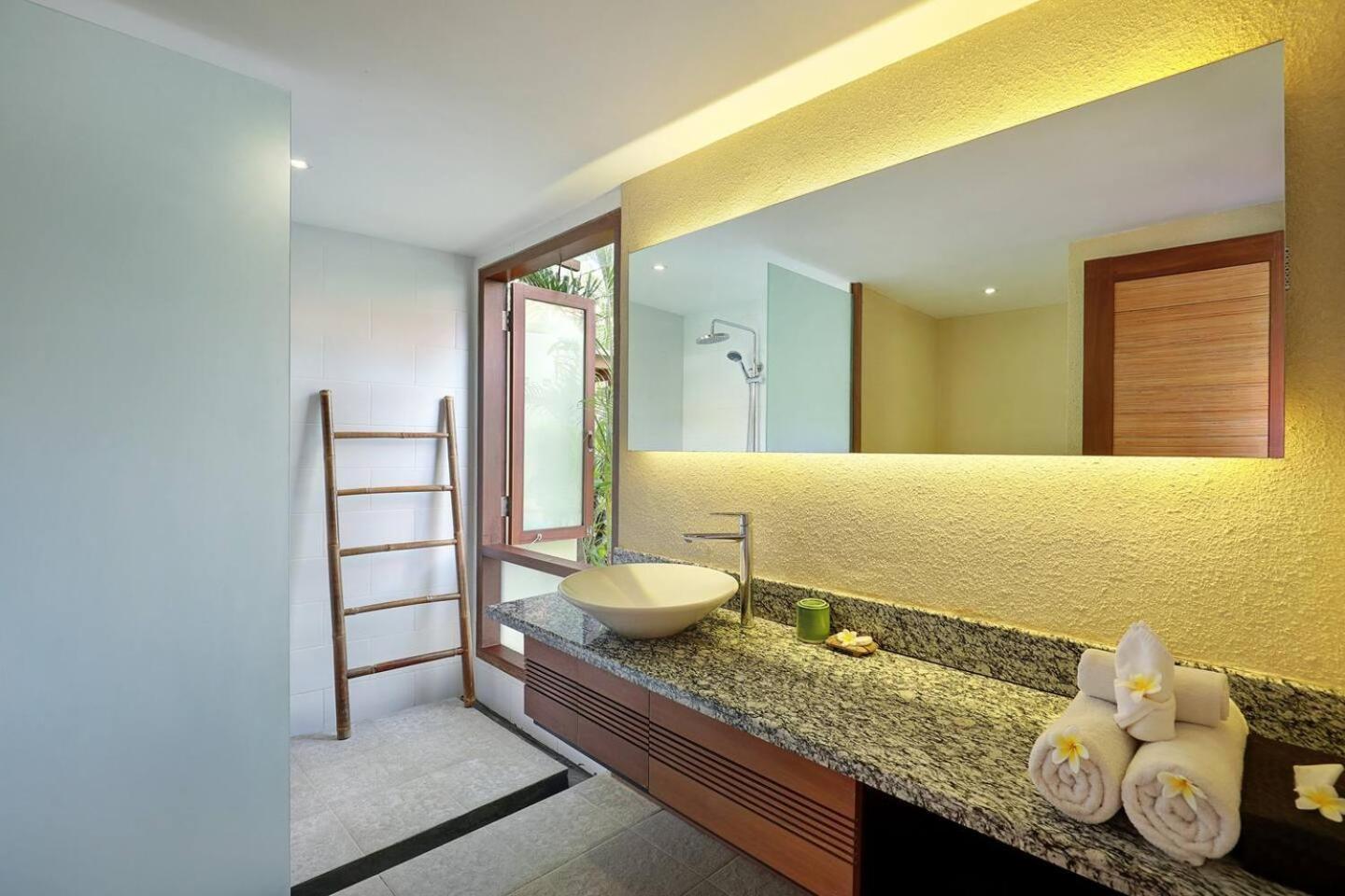 Super Value 4 Bedroom, Walk To Bintang Supermarket Seminyak Eksteriør bilde