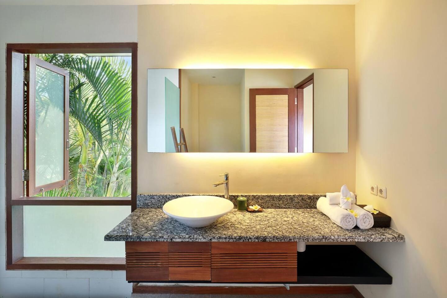 Super Value 4 Bedroom, Walk To Bintang Supermarket Seminyak Eksteriør bilde